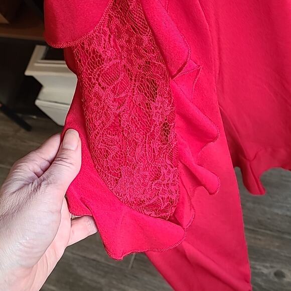 Women's CUPIO Size Medium Dress Blouse RED Lace Ruffle NWT Bloomingdales‎ - Picture 4 of 6